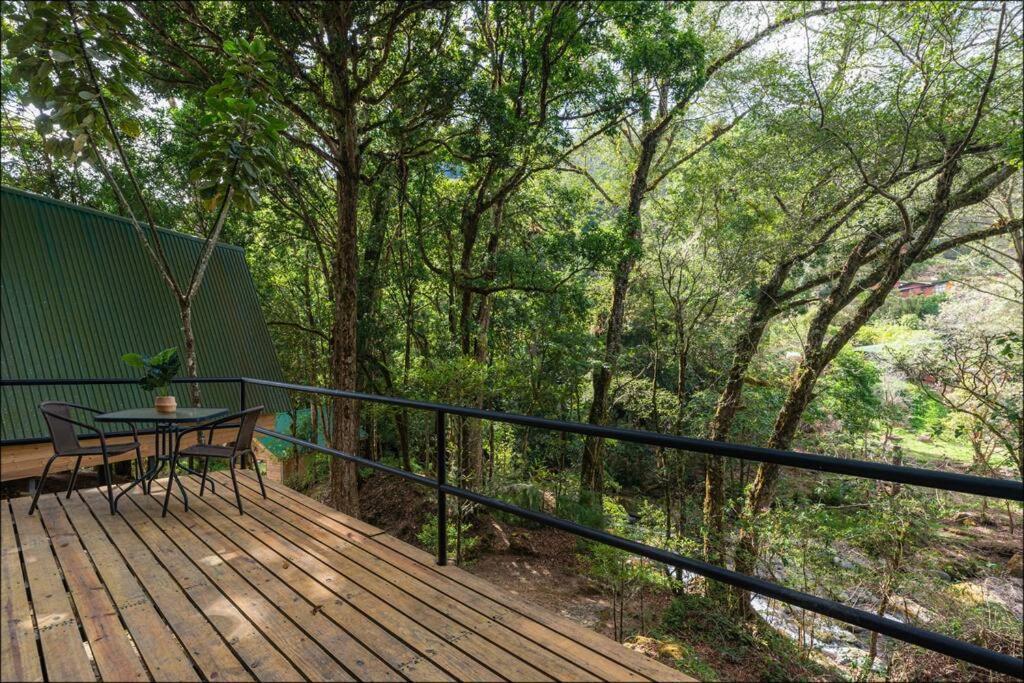Unicorn Lodge: Direct Riverfront : Unique Experience San Gerardo de Dota Eksteriør bilde